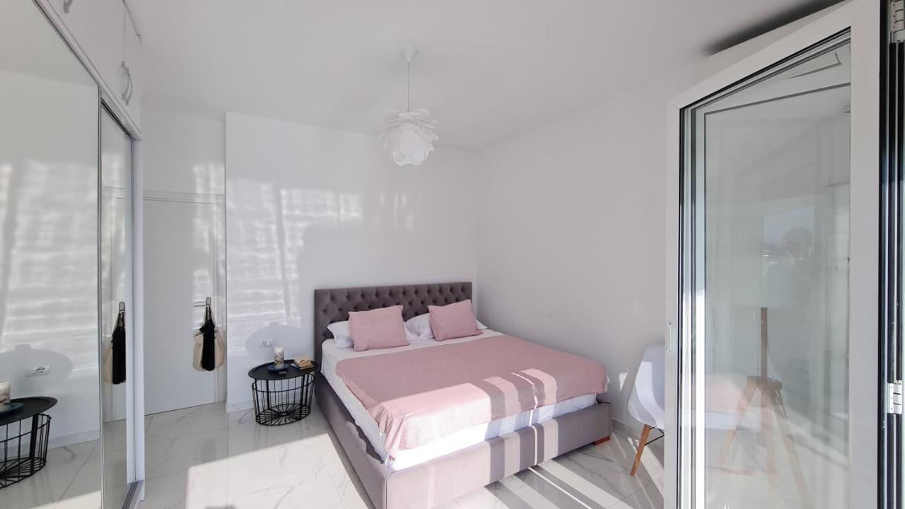 Rocknest Sea View Penthouse Apartment Sarande Exterior photo